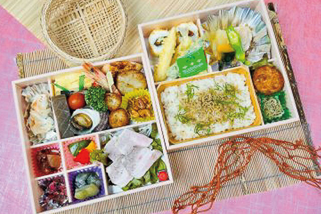 四季や弁当(二段折)季節のご飯