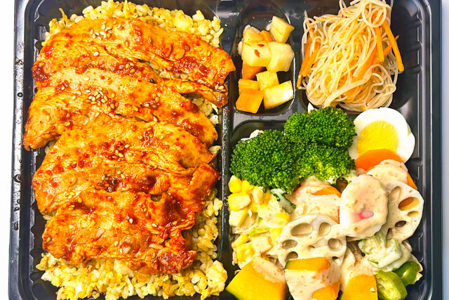 彩り豊かで野菜「豚甘辛ダレ焼肉/チャーハン」