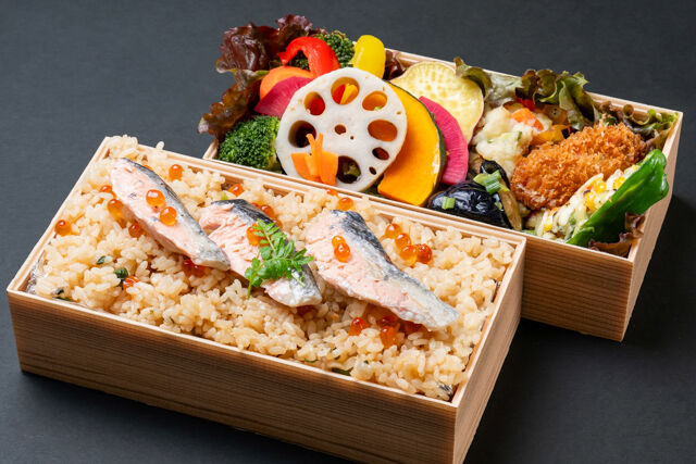 宮城のブランド銀鮭「銀王」のはらこ飯弁当