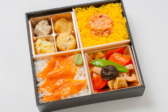 伝統江戸前赤酢寿司 築地魚蔵(埼玉店)-【熨斗対応可】鮭トロと漬けサーモンの相盛丼弁当