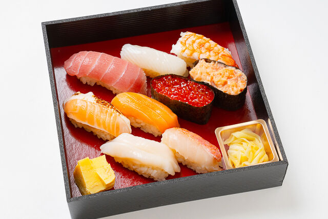 伝統江戸前赤酢寿司 築地魚蔵(埼玉店)-【熨斗対応可】サーモンたっぷり握り