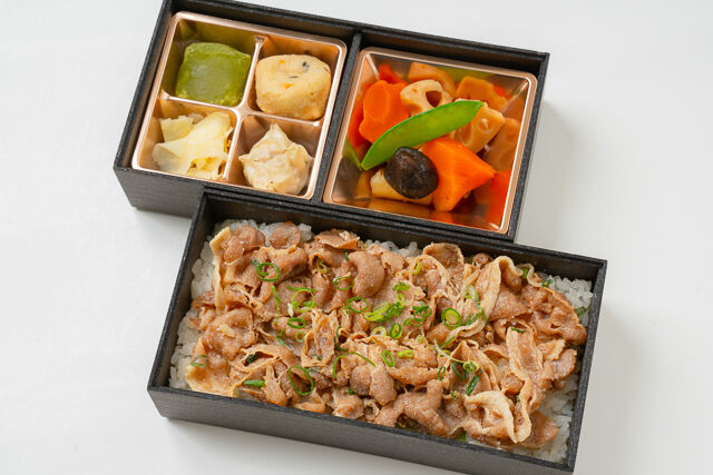 彩菜弁当 虎龍(埼玉店)-豚すき焼き重の御膳