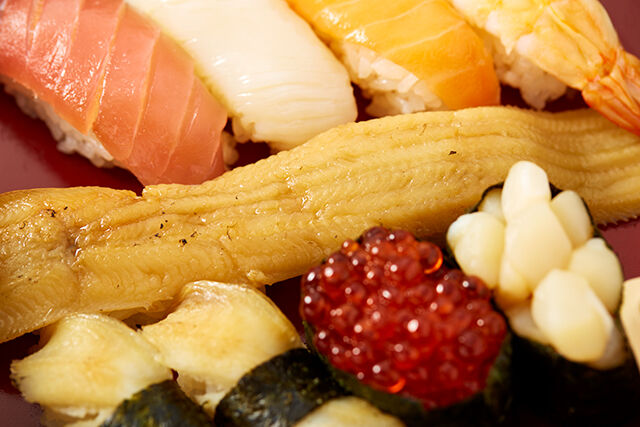 初代伝承 赤酢のシャリ 鮨むらさき(埼玉店)-【熨斗対応可】穴子と握り盛り合わせ