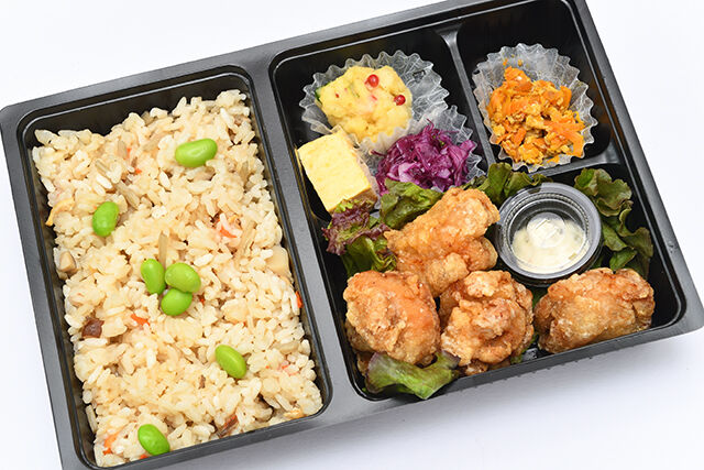 醤油ダレが決め手!からあげ弁当(炊き込みご飯)