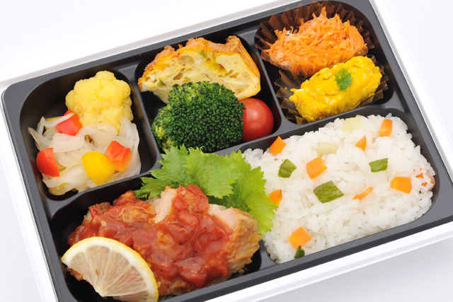 こずすBOX~トマトソースのチキンソテーとベジタブルピラフ~