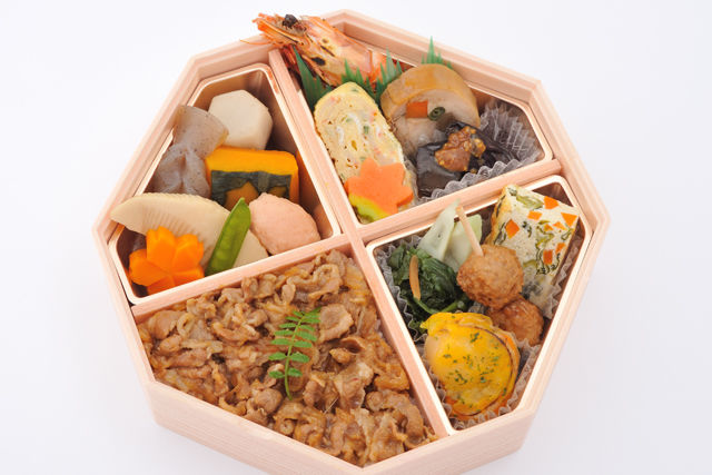 牛しぐれご飯の八角御膳