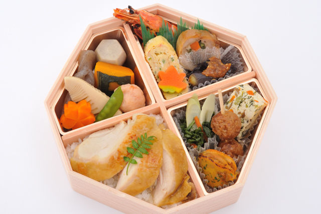 鶏の照り焼きの八角御膳