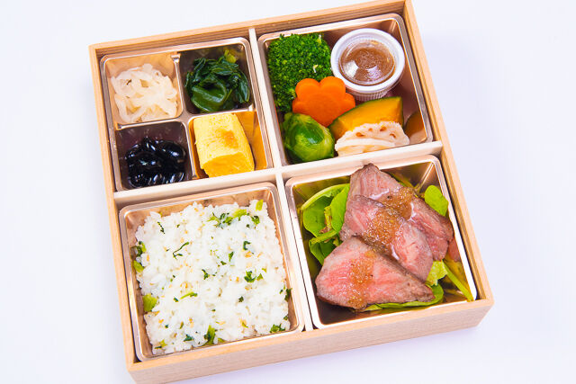 美食のローストビーフと野沢菜ちりめんご飯