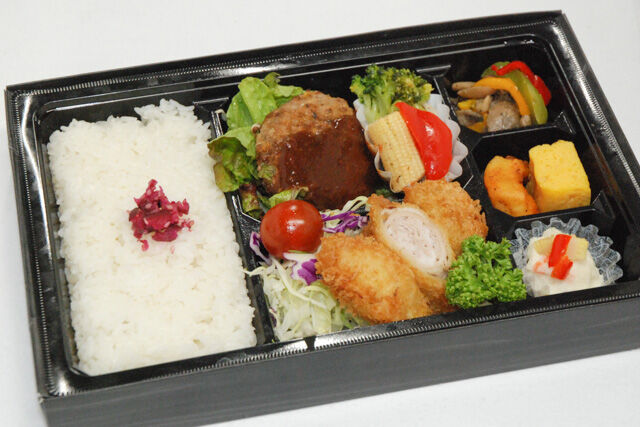 ミルカツと牛タンハンバーグ弁当