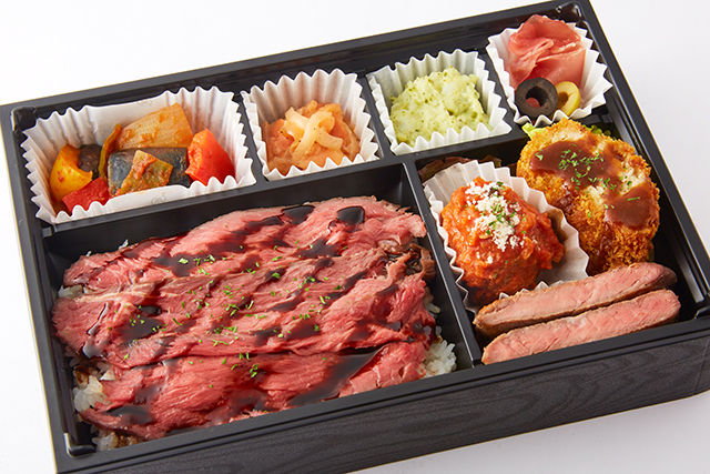 自家製ローストビーフご飯のトリプルメインBOX~松阪ポークのメンチカツ&イタリアン煮込みハンバーグ&牛もも肉のロティ~