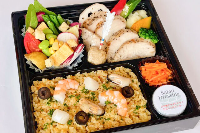 ローストチキンとプロヴァンス風海の幸ご飯