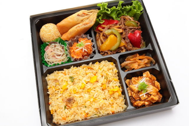 栞(しおり)~チンジャオロースと炒飯弁当~