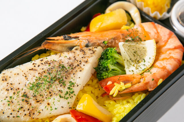 グリルファクトリー世田谷-【冬限定】白身魚のポアレと彩りパエリアBOX