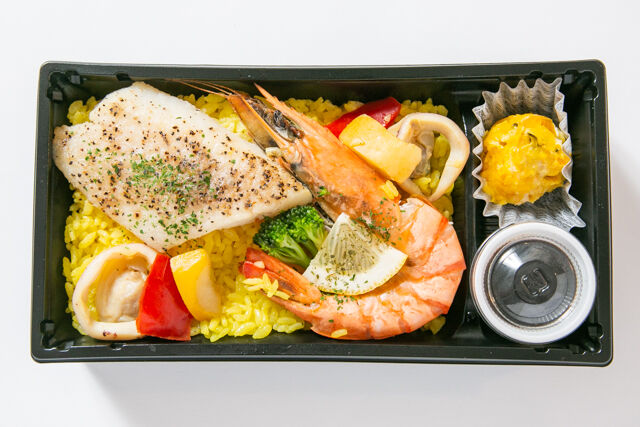 グリルファクトリー世田谷-【冬限定】白身魚のポアレと彩りパエリアBOX
