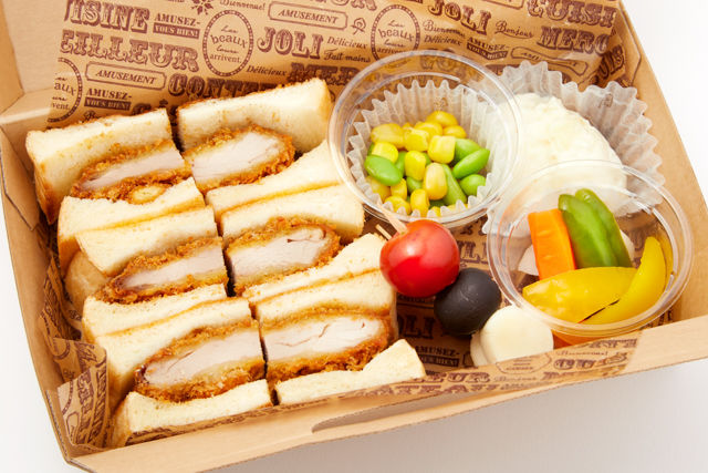 ひれかつサンドのランチBOX