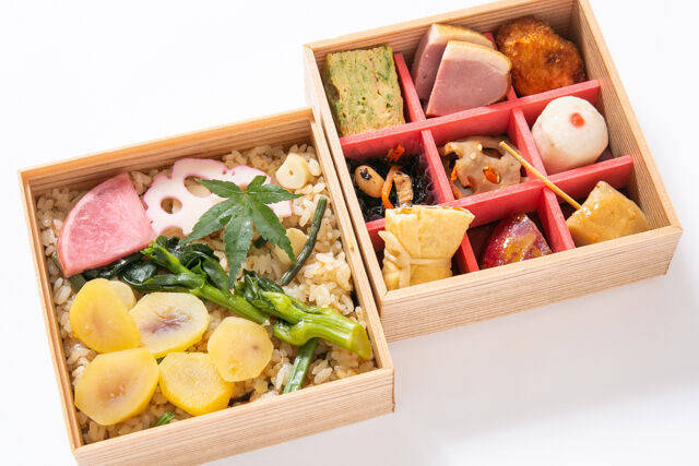 【熨斗対応可】【秋限定】秋の味覚ご飯(栗)と彩り9升の二段弁当