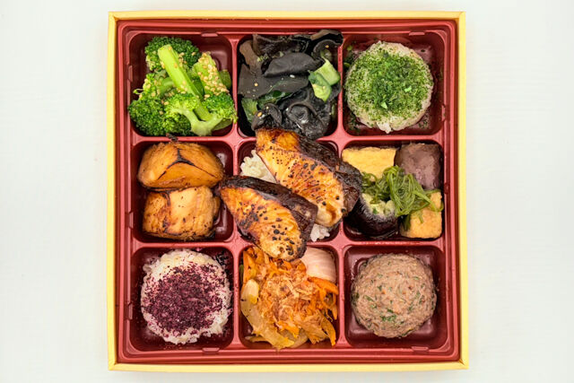 FISH A WEEK 週一魚-ぶりと鶏の照焼きと豪華野菜デリプレート