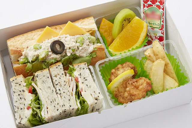 プレミアムサンド チキンBOX