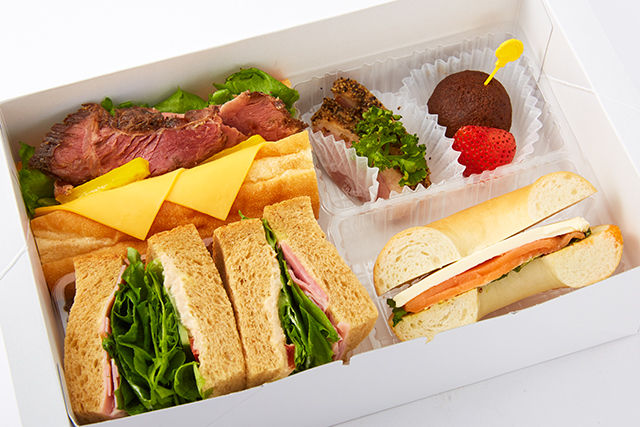 プレミアムサンド ビーフ&ツナベーコンBOX