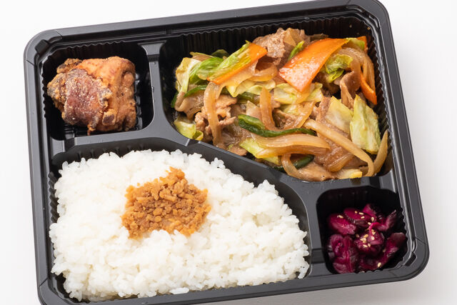 【選べるおかず】スタミナ豚野菜炒めとダブルメイン弁当