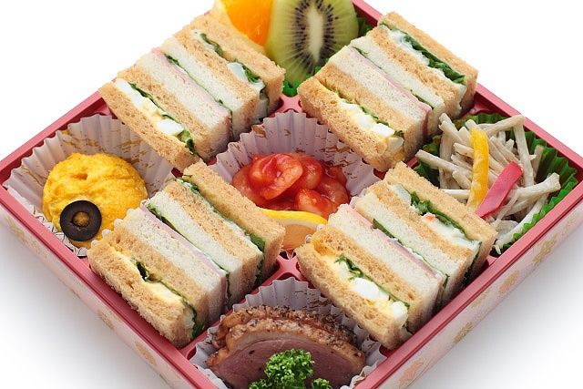 華美サンド 京(きょう)(パンプキンサラダ&合鴨スモーク&ごぼうサラダ&プリプリシュリンプ&フルーツ)