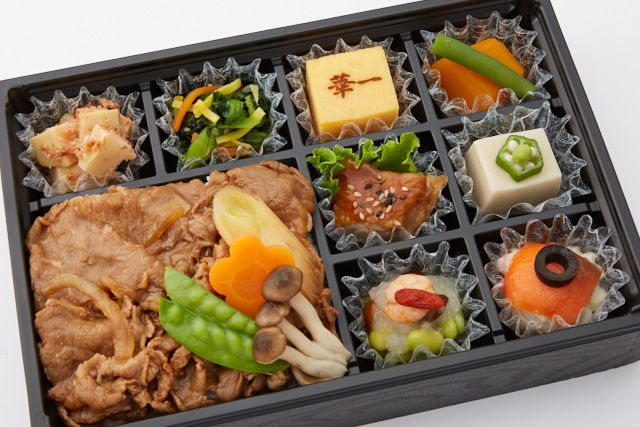 彩り八枡と贅沢牛すき御膳