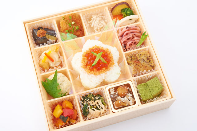 十二食彩~鮭いくらご飯~