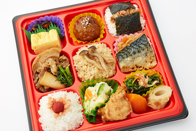 彩り九升弁当(すき焼きとさば)