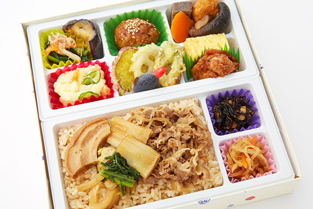 ひいろの彩り六升とすき焼きごはん弁当