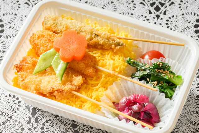 串カツ弁当(豚バラ・オクラ・玉ねぎ)