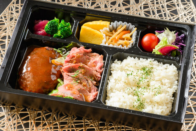ハンバーグとローストビーフ弁当