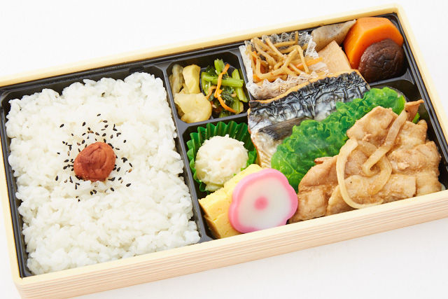 鯖と生姜焼き幕の内弁当
