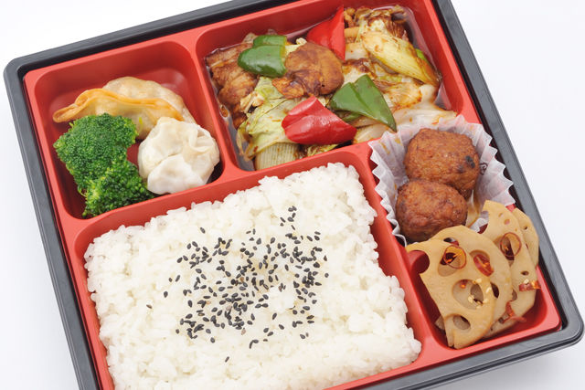 中華弁当【厚切り豚肉の回鍋肉】