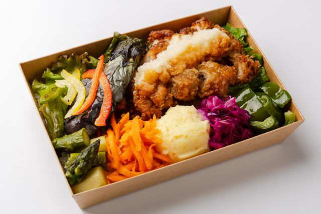 国産鶏の竜田揚げおろしポン酢と7種の彩り副菜弁当