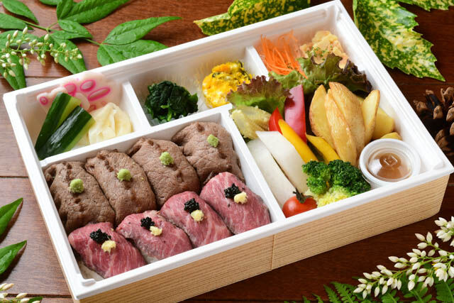 厳選牛焼肉とローストビーフの肉寿司8貫盛り合わせ