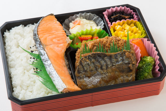 さば南蛮漬け&コロッケ弁当【鮭のせ御飯】