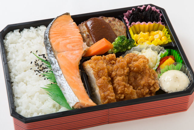 チキン南蛮&ハンバーグ弁当【鮭のせ御飯】