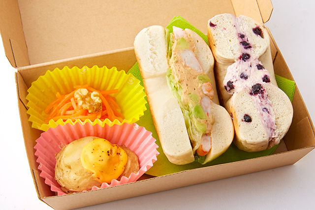 アボカドシュリンプ×ブルーベリークリームチーズ