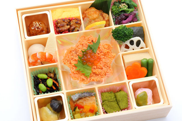 十二彩懐石~鮭いくらご飯~