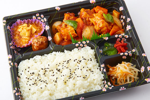 サバのチリソースと麻婆豆腐弁当