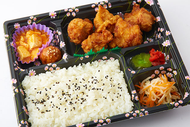 若鶏の唐揚げと麻婆豆腐弁当