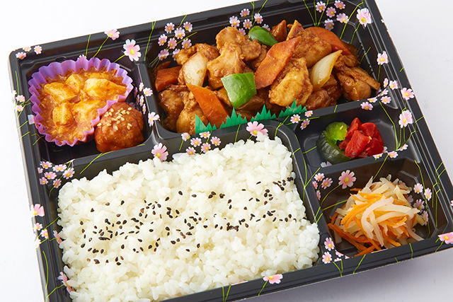 鶏肉の甘味噌炒めと麻婆豆腐弁当