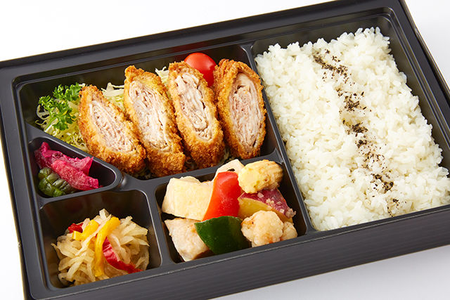 ミルフィーユカツとチキンサラダ弁当