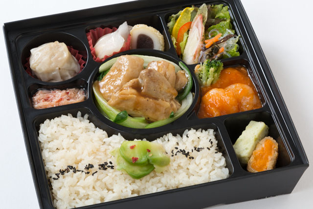 厳選鶏のオイスター煮込み&エビチリ弁当