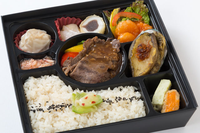 牛カルビオイスター炒め&アワビ付きエビチリ弁当