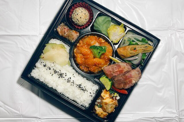 エビチリ&牛ステーキオイスター炒め弁当