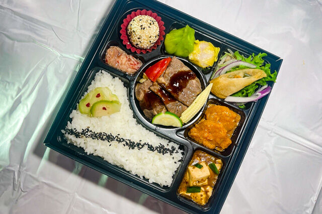 牛オイスター炒め&エビチリ弁当