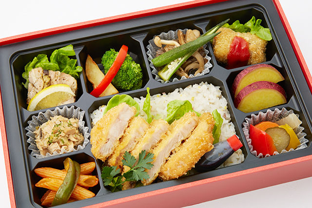とんかつBOX(オリーブオイルが入った特製オイル仕立て)