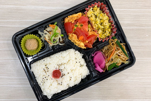 【お値打ち価格】トマト玉子炒め&チャーハンのスタミナ弁当