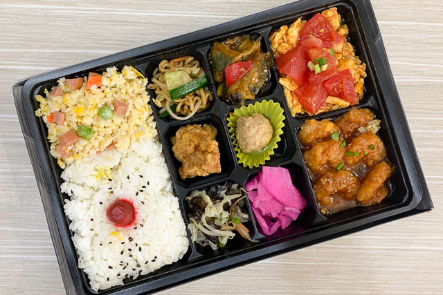 【ダブルメイン】エビチリとトマト玉子炒め弁当